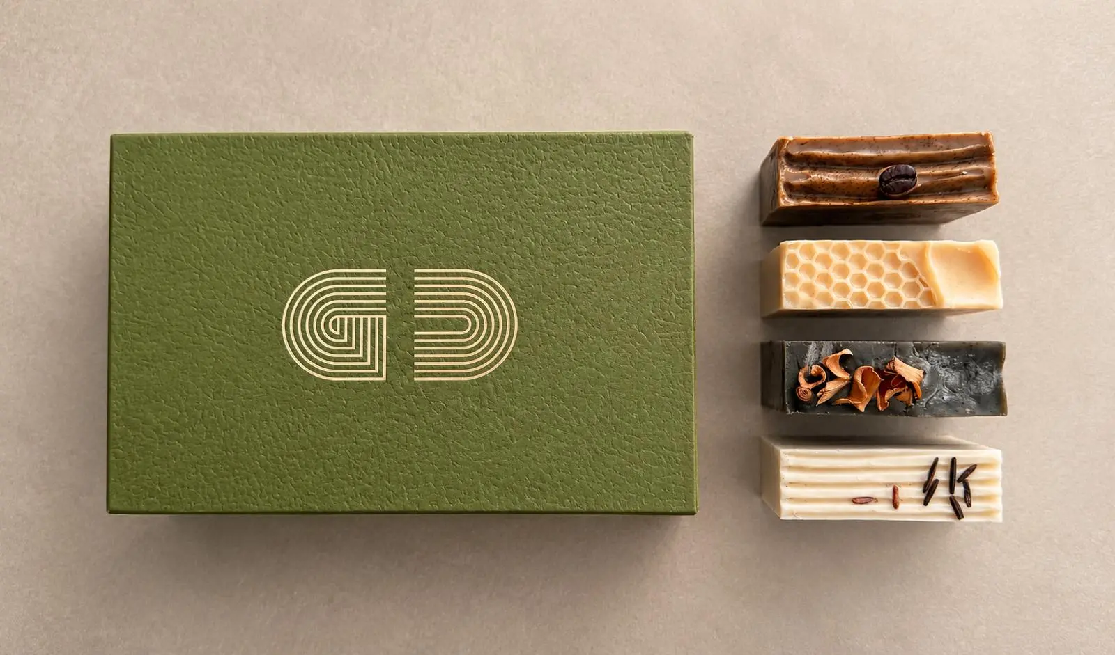 SIGNATURE GIFT BOX